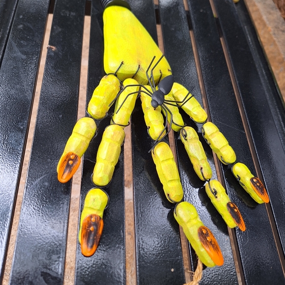 Witch Hand Zombie Finger Halloween Decor Spider Ring Metal Fingernail Wood Green - Picture 6 of 17